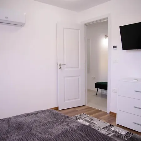 Lisia #2 Apartment Piatra Neamt